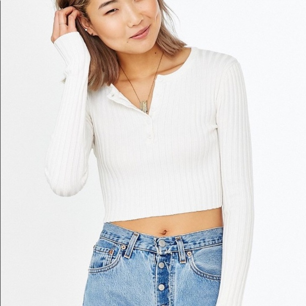 [Urban Outfitters] ✨ White Knit Long Sleeve Top ✨